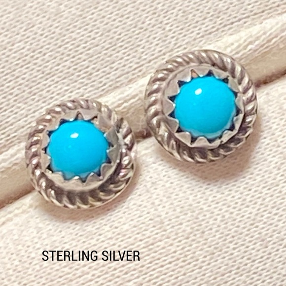 Zuni Serena Sanchez Sterling Silver & Turquoise Petit Snake Eye Post Earrings - Picture 4 of 9